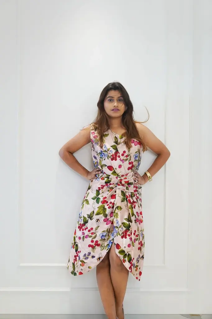 Bees's & Berrie's Peekaboo Dress